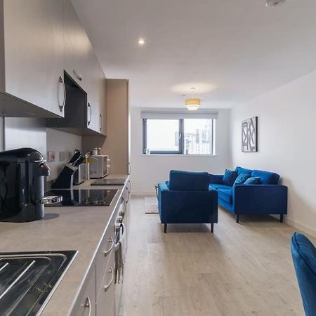 Stunning 2 Bed Apartment In Salford With Views Manchester Exterior photo