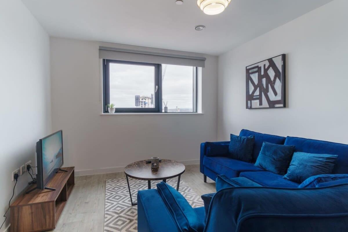 Stunning 2 Bed Apartment In Salford With Views Manchester Exterior photo